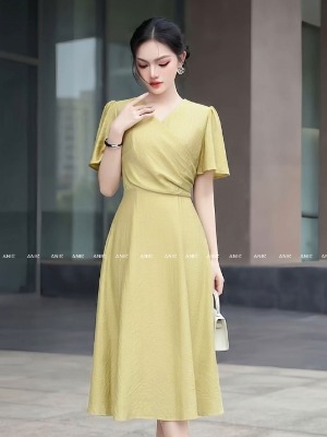 Đầm Vàng Ánh Xanh Cổ V