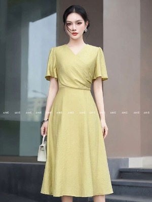Đầm Vàng Ánh Xanh Cổ V