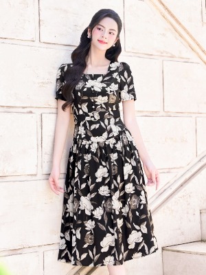 Đầm Xòe Hoa Lá Lụa Đen Trắng
