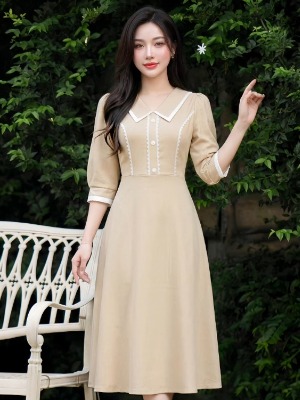 Đầm Kem Tay Lỡ Cổ Sen