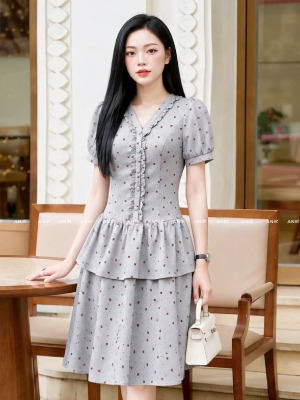 Đầm Xoè Tầng Babi Nơ Nhí Đỏ