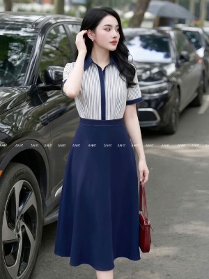 Đầm Liền Kẻ Sọc Xanh Đen