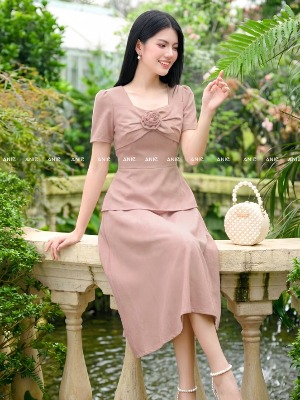 Đầm Peplum Hồng Kết Hoa Ngực