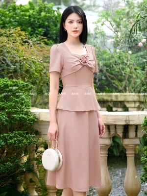 Đầm Peplum Hồng Kết Hoa Ngực