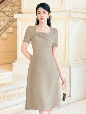 Đầm Nâu Cổ Xếp Nơ Heri