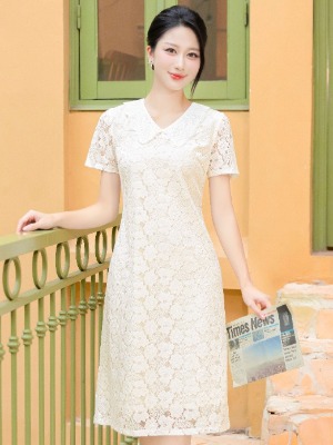 Đầm Kem Suông Ren Hoa Duyên Dáng