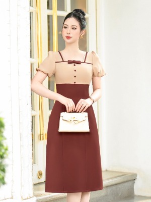 Đầm Cổ Vuông Đỏ Nâu