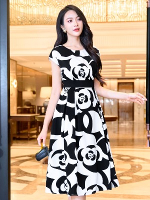 Đầm Hoa Trà Lụa Đen Trắng