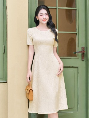 Đầm Suông Cổ Tròn Daisy