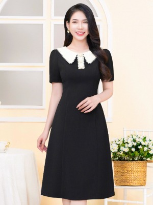 Đầm Đen Cổ Trắng Cúc Ngọc