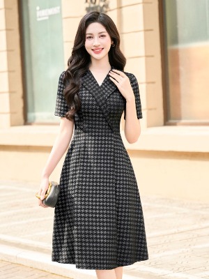 Đầm Cổ Vest Đen Xám Họa Tiết