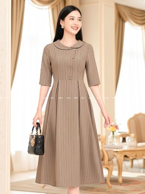 Đầm Xếp Ly Kẻ Sọc Nâu Cách Điệu