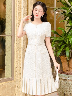 Đầm Kem Xếp Ly Đuôi Cá